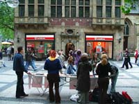 2004_0713Wafi_Vodafone0073