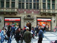 2004_0713Wafi_Vodafone0076