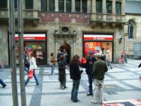 2004_0713Wafi_Vodafone0078