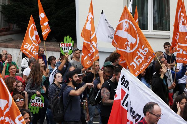 Demo Frankfurt. Foto: Hans-Jürgen Buch