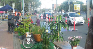 Bremen: Aktion zum Parking Day am Rand der Demo