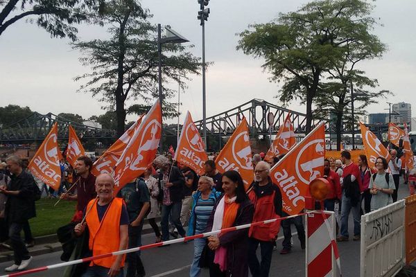 Demo Frankfurt. Foto: Peter Dienelt