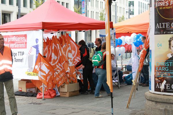 Demo Frankfurt. Foto: Hans-Jürgen Buch