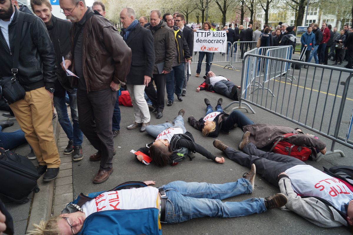 TTIP kills Flashmob in Hannover