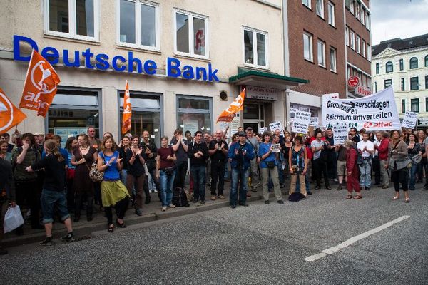 Aktion vor Deutsche Bank