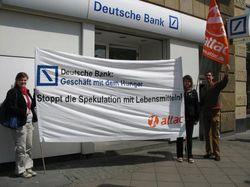 Aktion zur Deutschen Bank am 24.4.